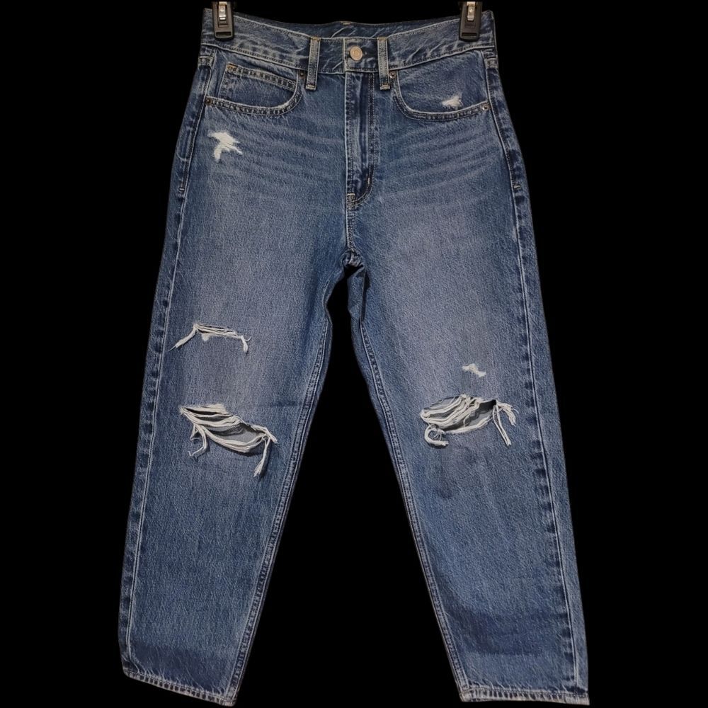 Gap Barrel Leg High Rise Jeans Size 2 Short, Measures 29x24 Distressed Cotton
